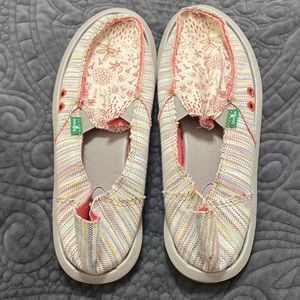 Sanuk slide on shoes- NBW